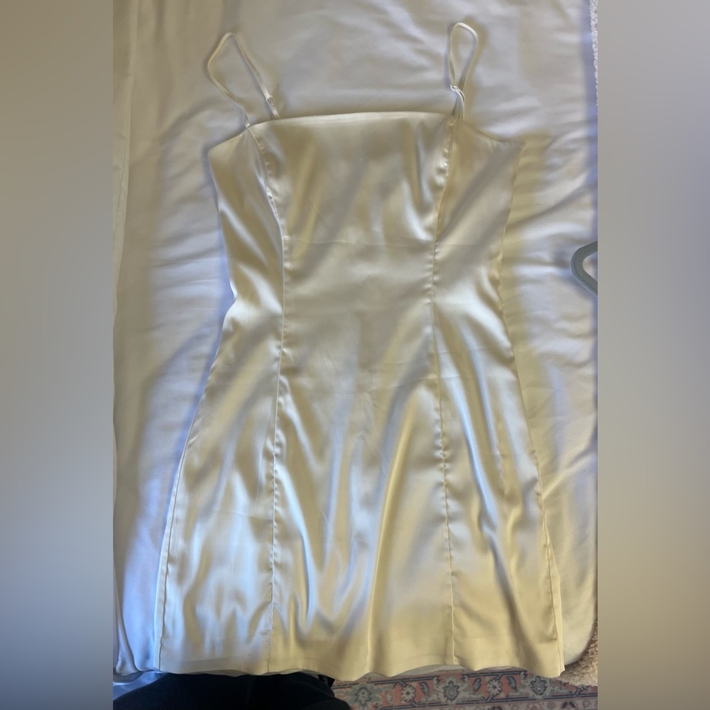 ARITIZIA SUNDAY BEST SATIN MINI DRESS, SIZE 2, COLOR LIGHT BIRCH, BASICALLY NEW